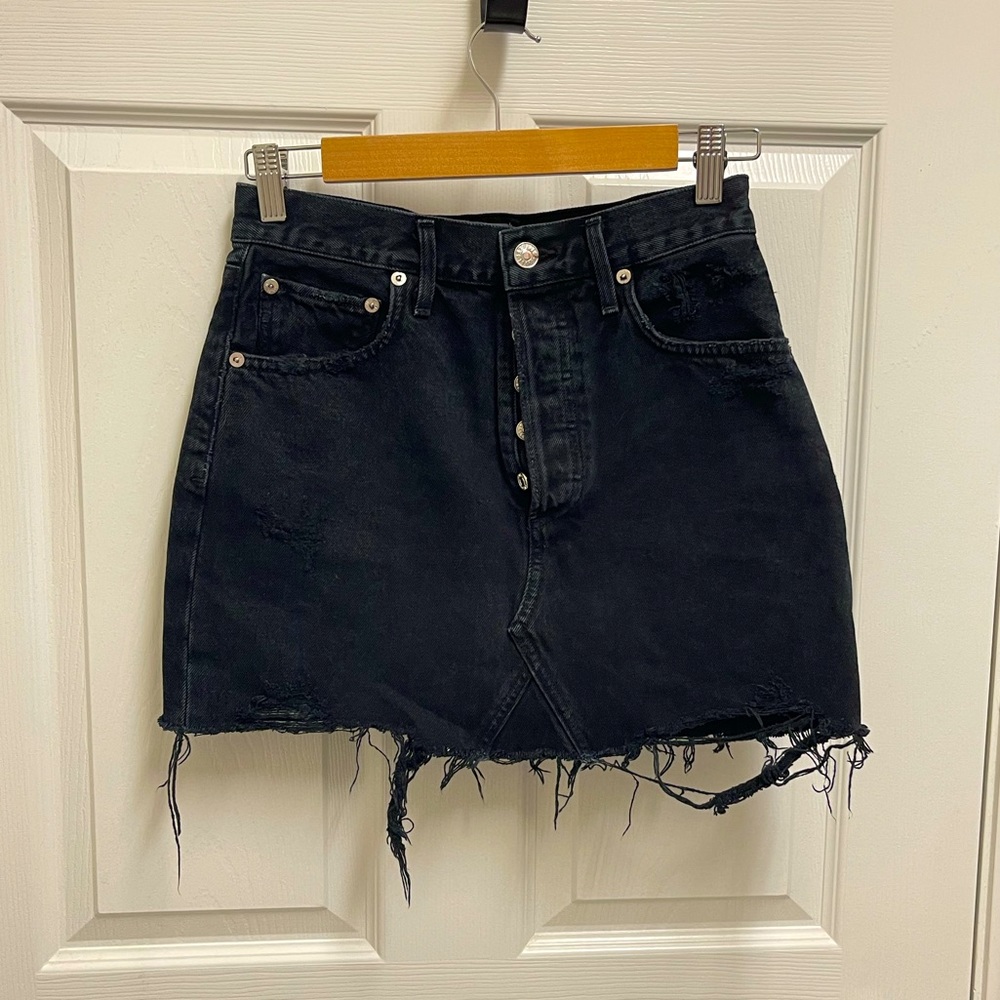 AGOLDE Quinn High Rise Distressed Black Denim Skirt - Picture 2 of 9